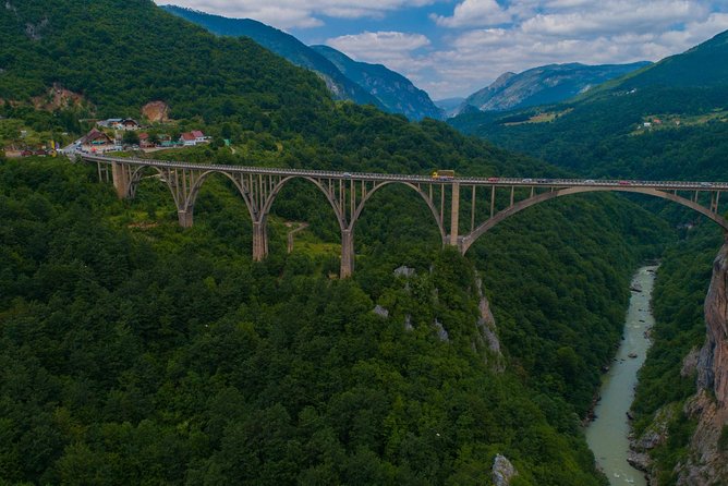 Black Lake and Djurdjevica Tara Bridge (Private tour) - Who this tour suits best