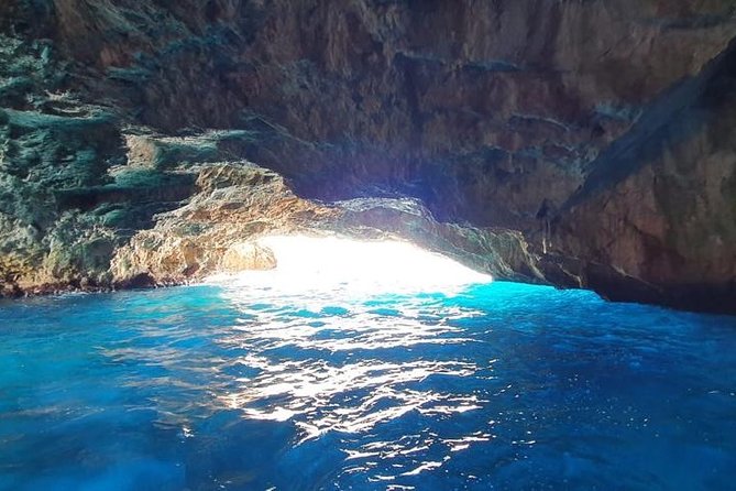 Blue Cave Adventure & Beach Time - Dobrec Beach: private gravel calm with facilities that actually help
