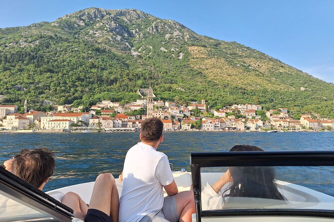 Blue Cave Private Speedboat Tour Experience - WWII submarine tunnels and the Mamula area: history you can enter