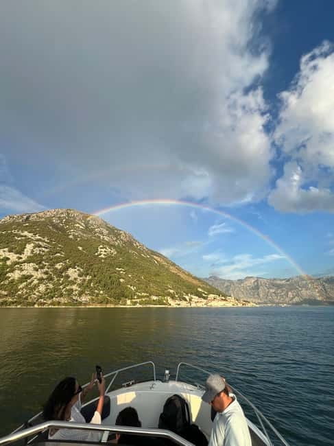 Boka Bay: Lady of The Rocks & Old Town Perast Tour - Perast for 105 minutes: baroque waterfront time you can actually use