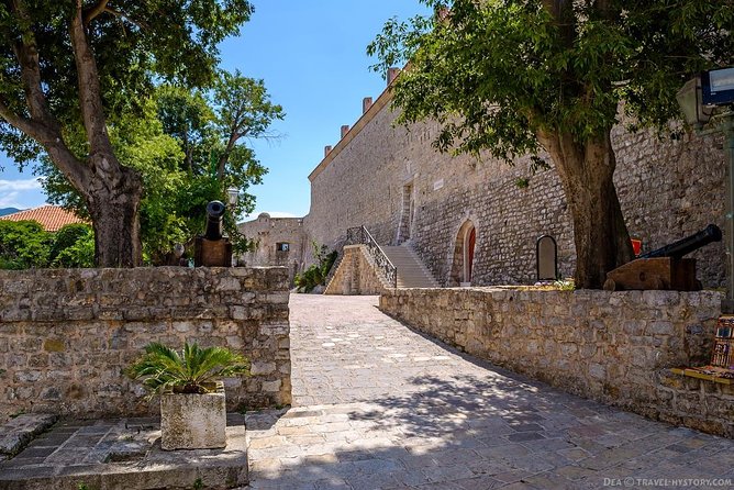 Budva old town private tour - Why a private licensed guide works so well in Budva