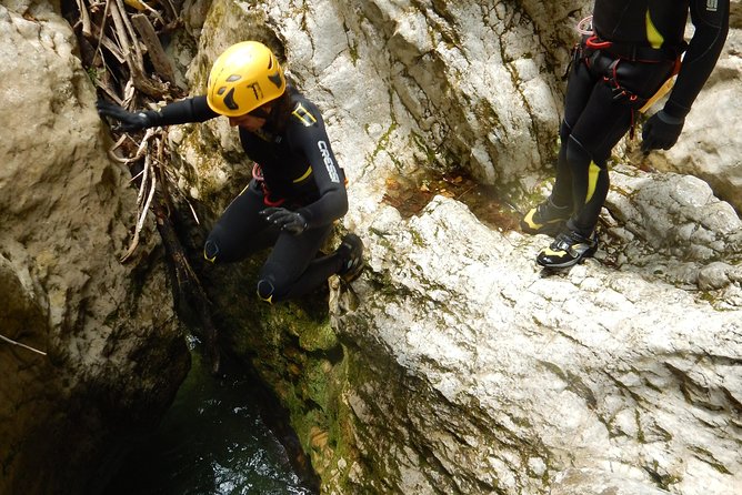 Canyoning in Nevidio Canyon - The 11:00 to 15:00 canyoning block: coaching, jumps, swims