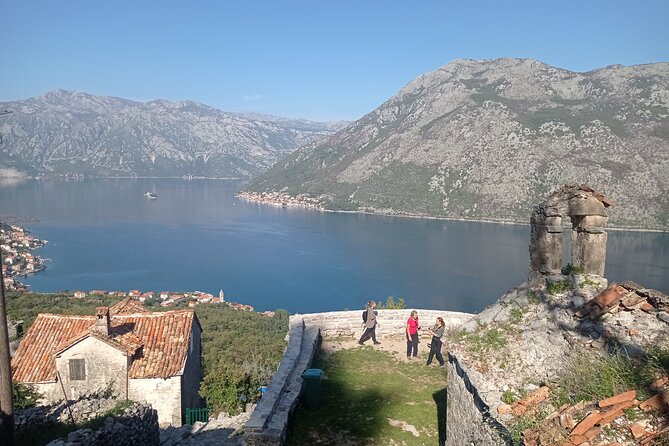 Cycling and hiking short tour through the bay of Kotor - Hiking to a 14th-Century Abandoned Village With Shade and Sturdy Views
