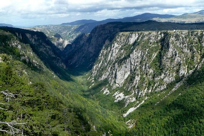 Durmitor Ring Tour - Stop 1: Slano Lake photo break
