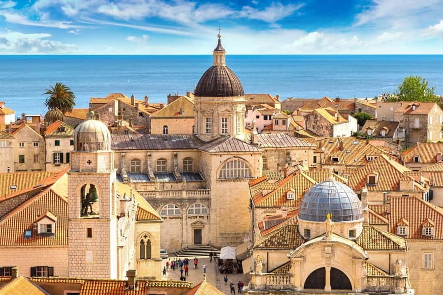From Budva: Dubrovnik Guided Tour with Free Time - Entering Dubrovnik: the one-hour guided intro to old town