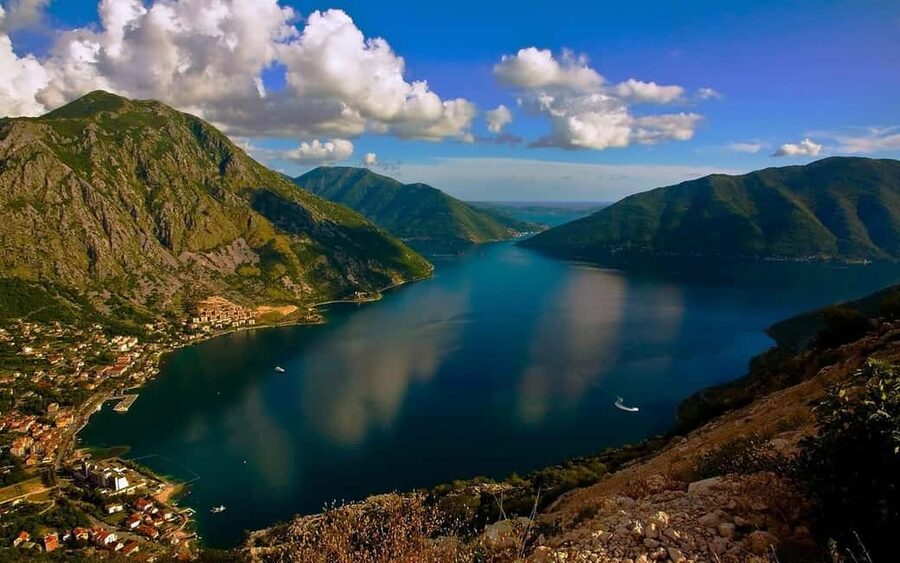 FROM CAVTAT: FULL DAY PERAST , KOTOR AND BUDVA - Walking Kotors Medieval Old Town and Cat-Filled Alleys