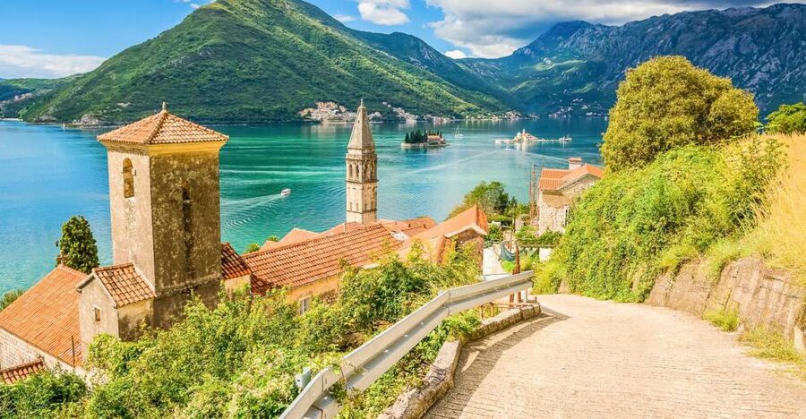 From Dubrovnik: Montenegro Day Trip - Perast: your calm start, waterfront strolling, and optional island views