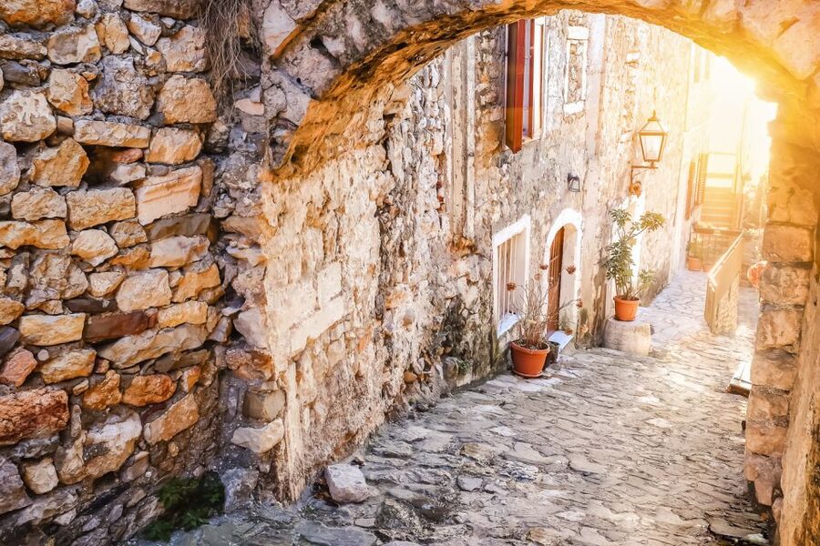 From Dubrovnik: Montenegro Day Trip - Kotor Old Town: 3 hours to climb, wander, and feel the medieval spine