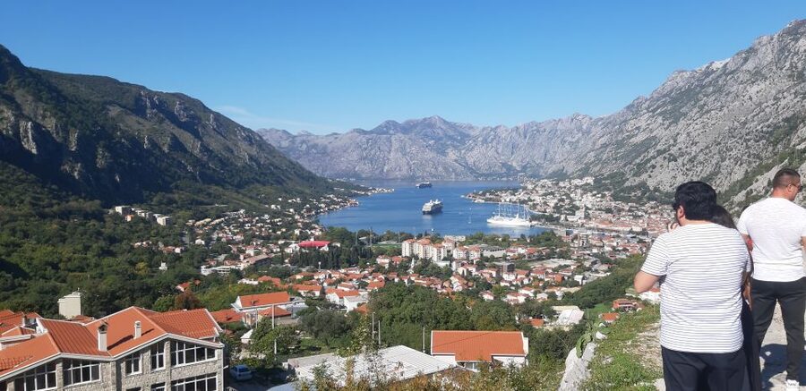 From Dubrovnik: Perast, Kotor & Budva Small-Group Day Trip - Kotor’s Old Town: Two Hours, 4-km City Walls, and Real Maze-Walking