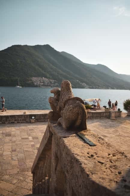 ★From Kotor: Relaxing Boat Tour to Perast & Lady of the Rock - Perast: 40 minutes in a Baroque town that you can actually walk