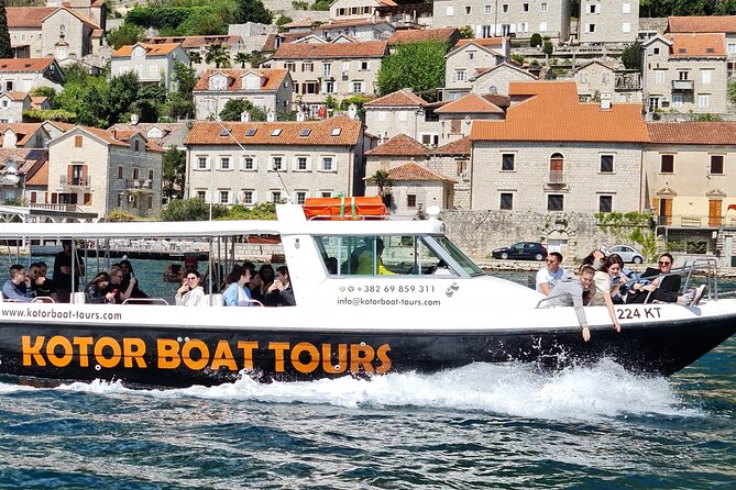 Group Perast & Lady of the Rock tour- 1h30min duration - Perast Free Time: A Taste of the Old Village in 30 Minutes