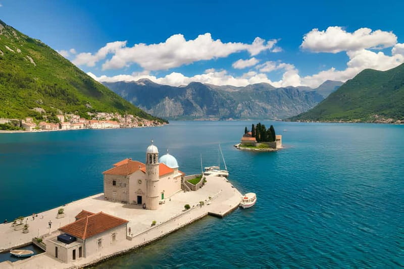 Kotor Cable Car - Perast - Lady of the Rocks Guided Tour - Perast and the viewpoint stop: what to do with your camera
