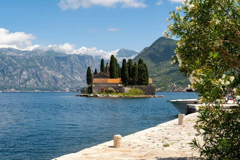 Kotor: Fast-Track Venetian Perast & Our Lady Of The Rocks - Perast Old Town waterfront: Venetian facades and easy walking time