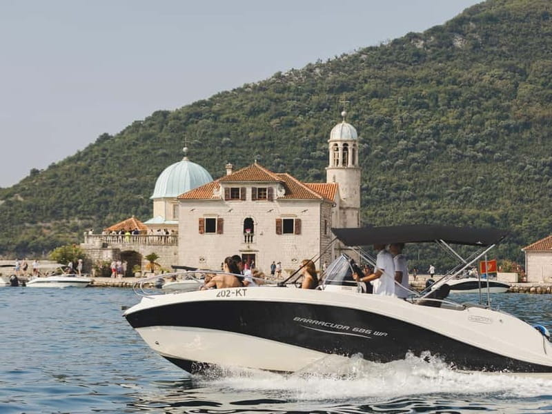 Kotor: Perast and Island- Lady of the Rocks-Speedboat Tour - Saint George Island Pass-By: The Quick Moment With Big Visual Payoff