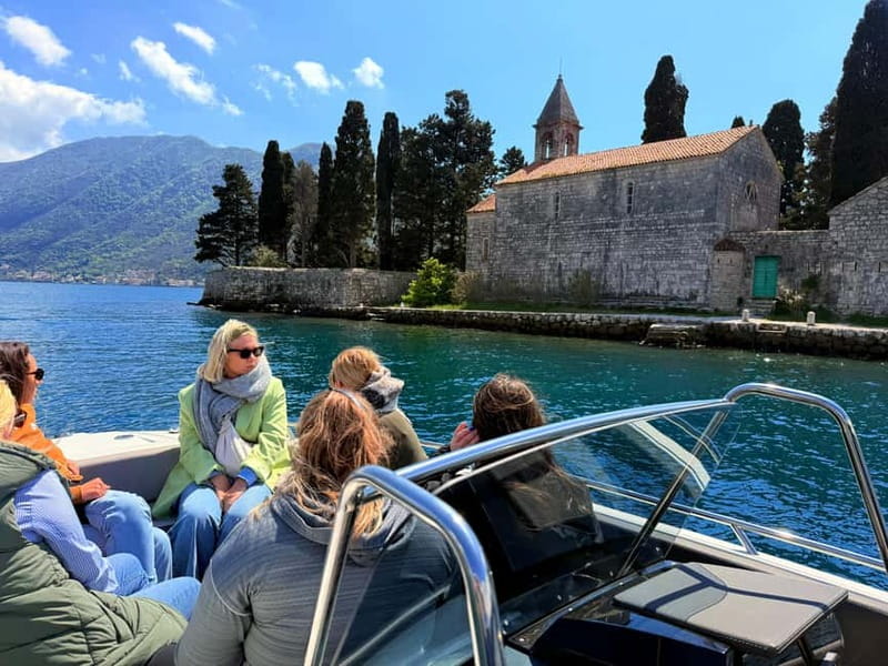 Kotor: Perast and Island- Lady of the Rocks-Speedboat Tour - Perast Town Walk: Palaces, Churches, and Sea-Level Break Time