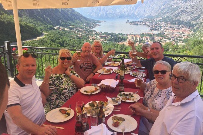 Kotor-Perast Private Tour - Including Traditional Lunch and Wine - Perast: baroque palaces, tiny scale, and easy wandering