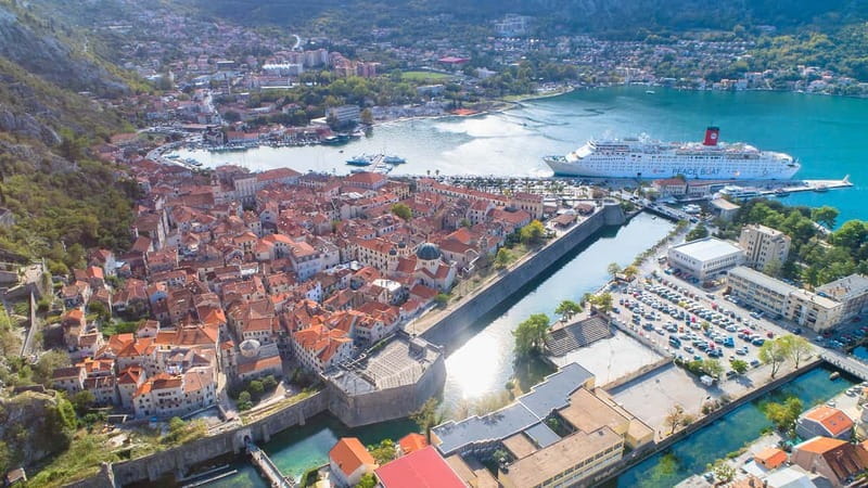 Kotor: Private Walking Tour with Wine and Food Tasting - The Restaurant Hour: Smoked Ham, Cheese Spreads, Olives, and Wine