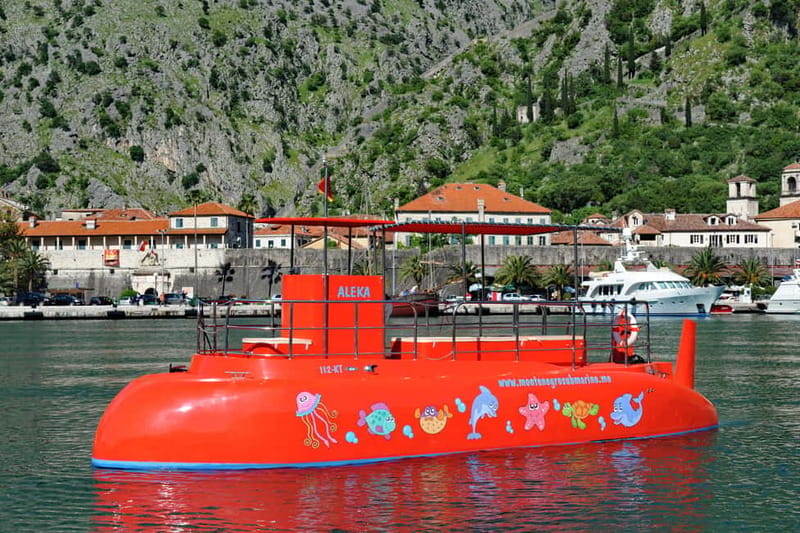 Kotor: Red Semi-Submarine Family Tour With Underwater Cabin - The underwater cabin, what it feels like and what you can realistically see
