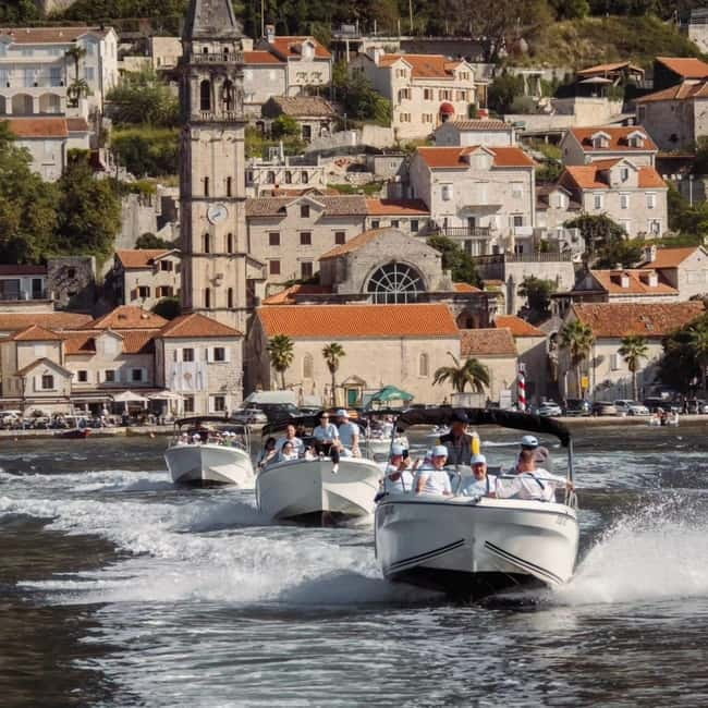 Kotor: Relaxing 3h Tour to Lady of the Rocks & Perast - What the skipper does, and how the audio guide helps