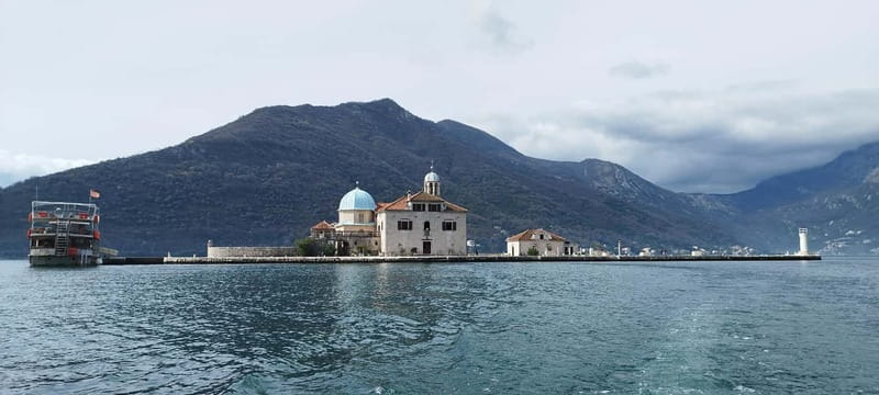Perast: Cruise & Explore Our Lady of The Rocks island/church - Perast to Our Lady of the Rocks by boat: your best viewpoint in town