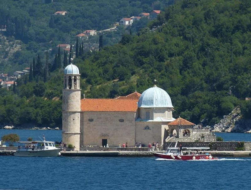 Perast Kotor Bay: boat ride to Our lady of the Rocks & back - Finding Barbeta in Perast, and the Parking Reality