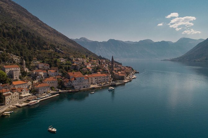 Perast & Our Lady of the Rocks 1,5 hours private tour - Prčanj and Tre Sorelle Palace: Gothic angles and a love story cue