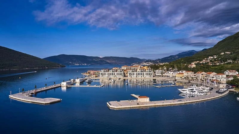 Private boat tour Kotor to Porto Montenegro - Portonovi - Kotor to Porto Montenegro and Portonovi: the point of this speedboat run
