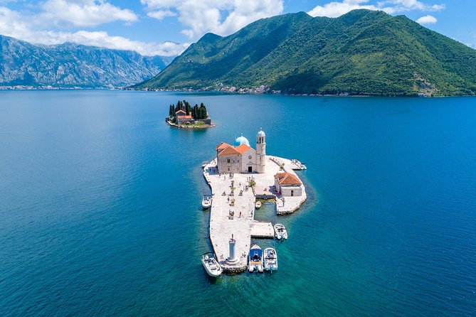 Private Gastro Cruise: Blue Cave & Organic Seaside Lunch - Blue Cave expectations: confirm what you will see