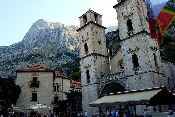 Private Kotor Old Town Walking Tour - English-Speaking Guides: What the Best Ones Do in an Hour