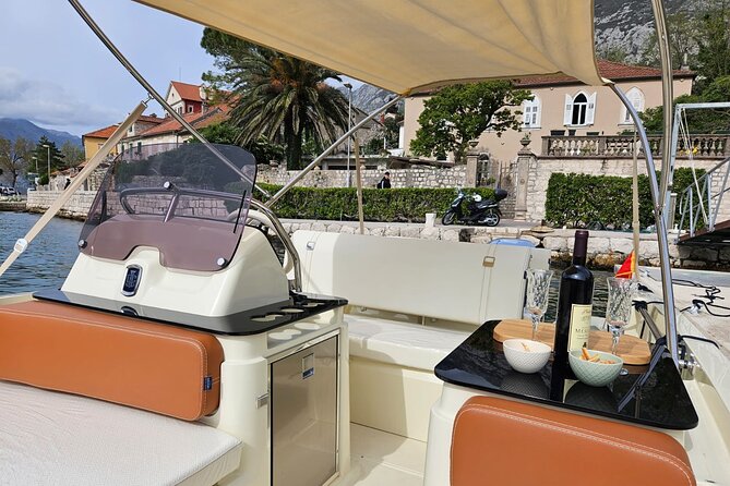 Private Lux 3.5h Speedboat Our Lady of the Rock and Blue Cave - Price and value: when $385.34 makes sense