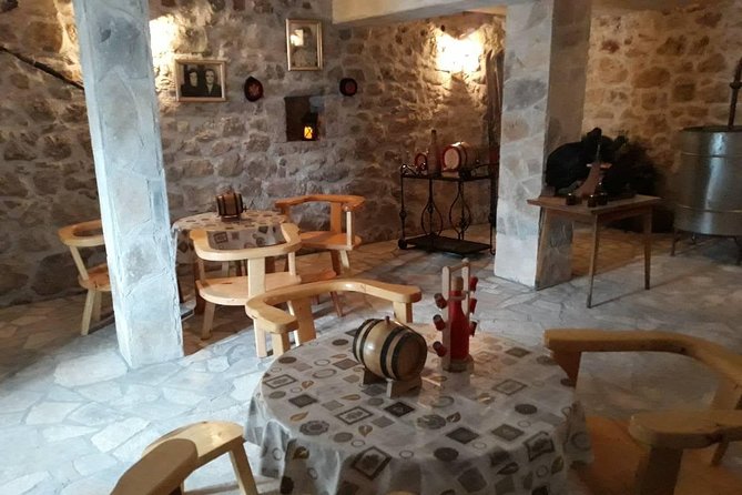 Private tour: Homemade food and wine tasting at my family home - The tasting menu: prosciutto, cheese, sausages, plus wine and brandy