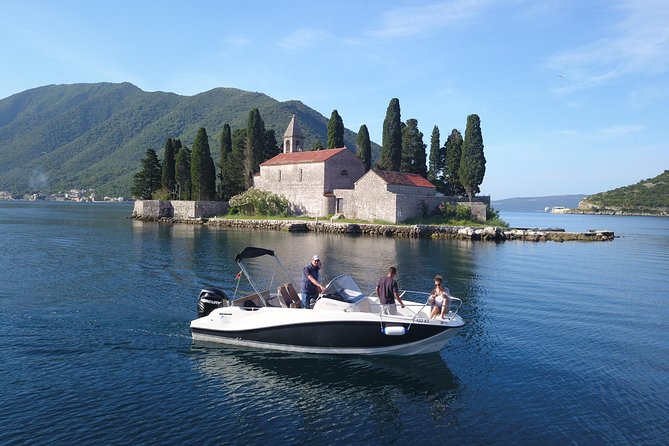 Private tour with speed boat - Perast and Lady of the rock - Stop 1: Perast Museum and free time in Perast’s old-town streets