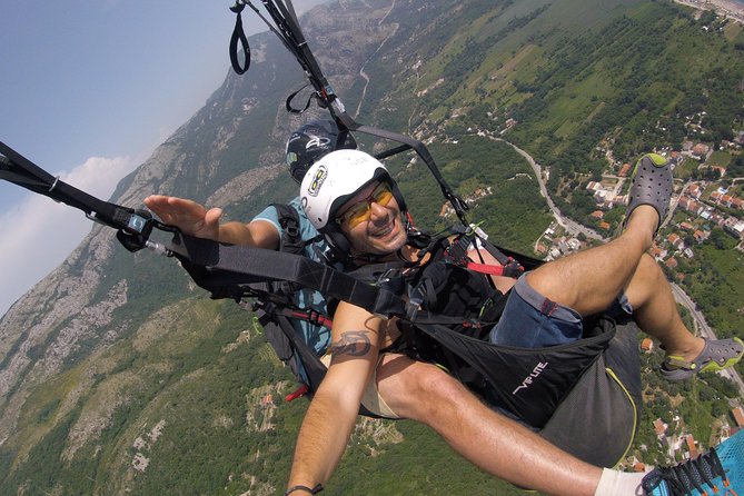 Relaxing flight in Petrovac - Stop 1: Paragliding Beauty Montenegro, what happens before you launch