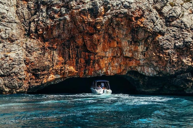 Spedboat tour Tivat - Blue Cave,island Our Lady of the Rocks - Tivat Pine to Our Lady of the Rocks in Perast: fast, scenic, and focused