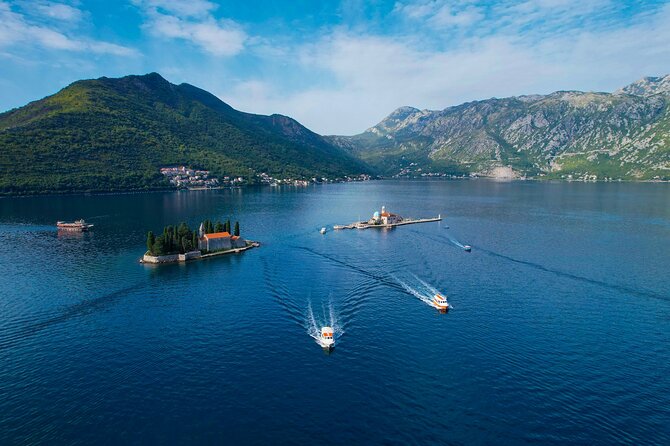 Topolino Guided City Tour by E Car Kotor Tivat - The electric cars and the “two-seat” setup