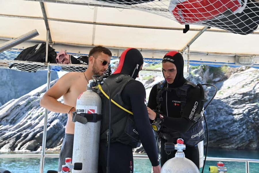 Try Scuba Diving from Boat in Budva - Budva Diving Center - Where you meet on Slovenska Beach, and how to avoid the first-stress moment