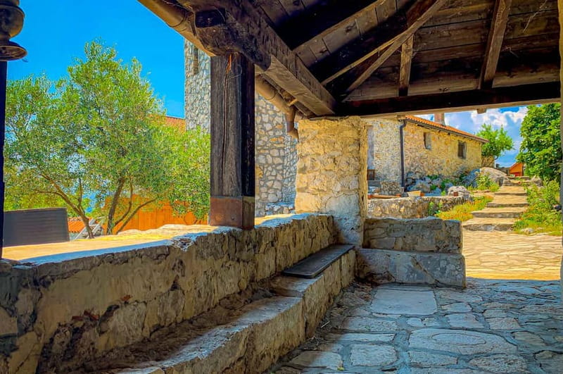 Virpazar: Skadar Lake PRIVATE Boat Tour to KOM MONASTERY - Key highlights worth planning around