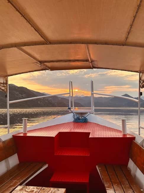 Virpazar – Skadar Lake: sunrise and sunset cruise - The route begins in narrow channels of the River Crmnica