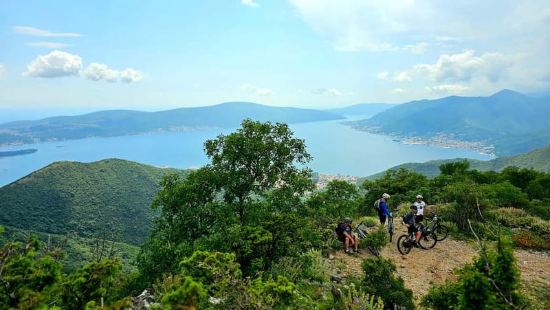 Vrmac Hill E-MTB Adventure - Riding back to Njegoševa along the marina promenade