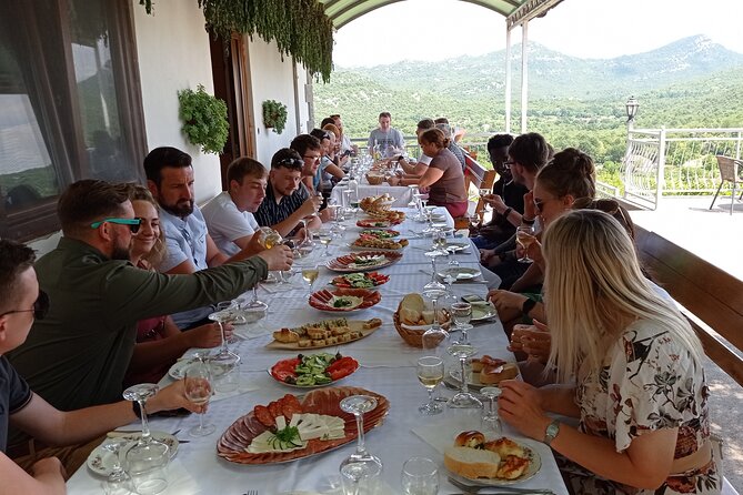 Wine tasting in the family winery, feel the spirit - The Family Winery Experience: 6 Premium Wines, Plus Liqueurs and Brandy Talk
